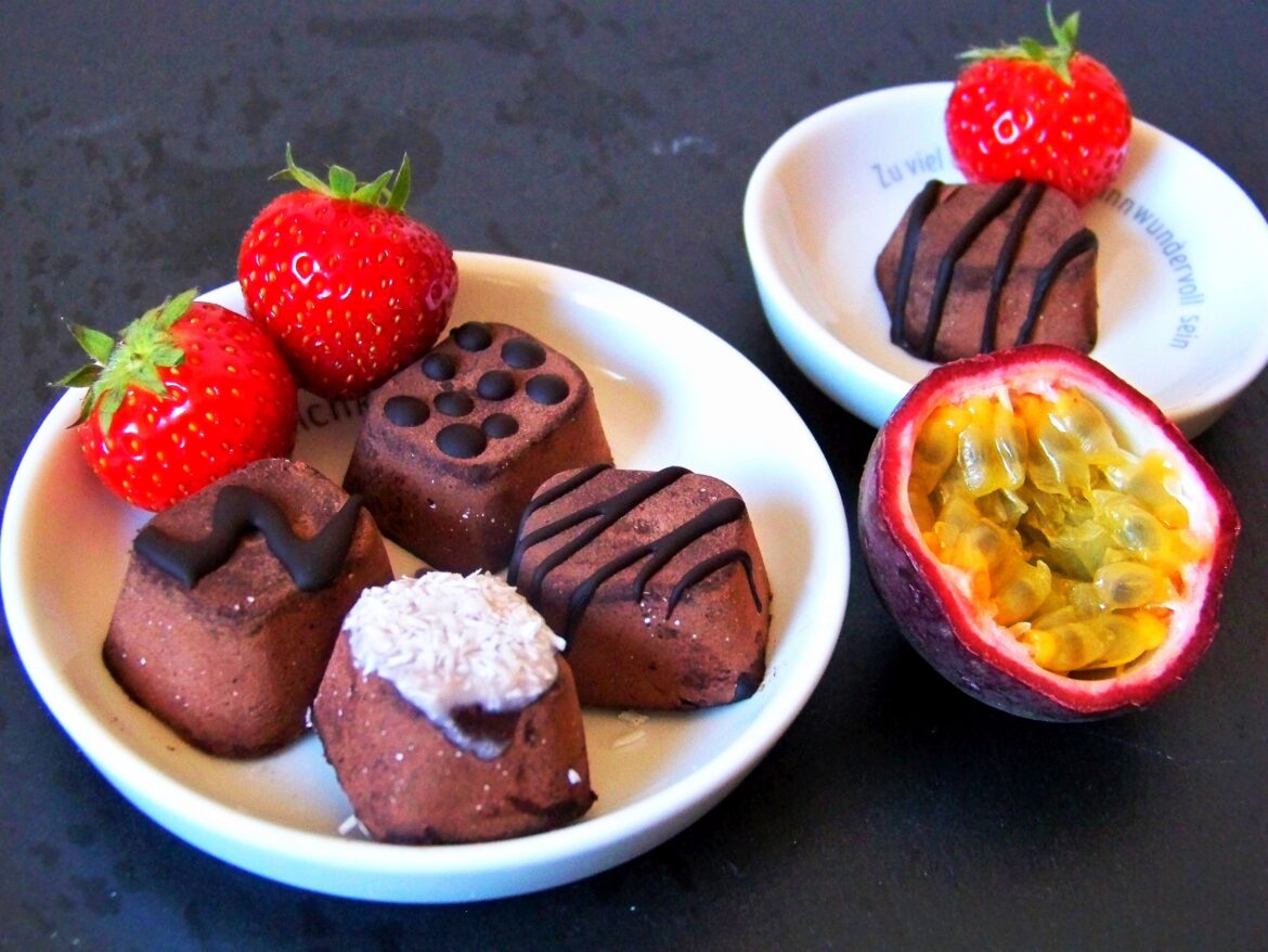 Schokopralinen ohne Zucker mit Früchten