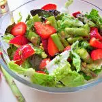 Spargelsalat-mit-Erdbeeren Spargelsalat mit Erdbeeren