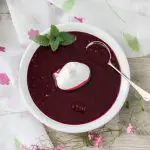 Beerenkaltschale mit Aquafabamousse Beerenkaltschale mit Aquafabamousse