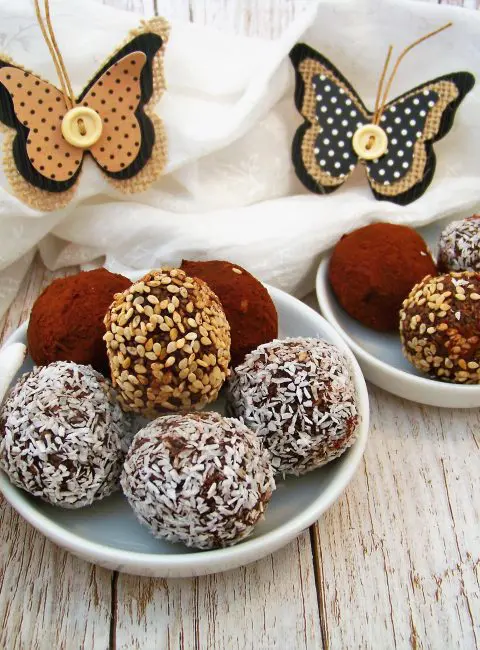 Gesunde vegane Kokos-Kugeln selber machen - nur 7 Zutaten - Aha Foods ...