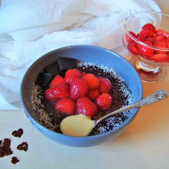 Schokooatmeal vegan mit Erdbeeren