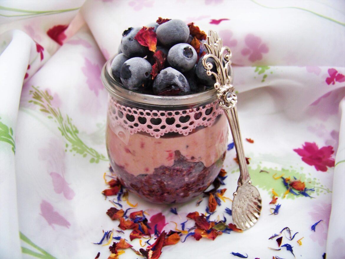 Chiapudding-mit-Mandelmilch-im-Glas