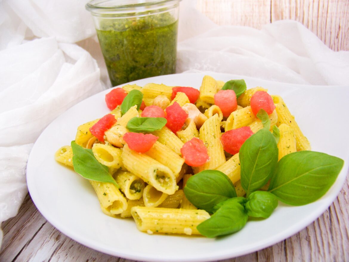 Nudelsalat mit Wassermelone