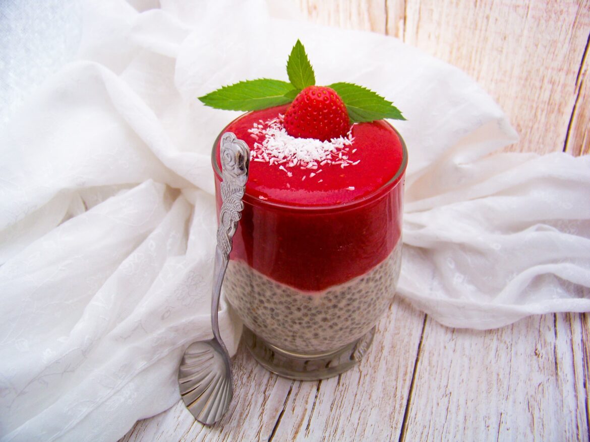 Veganer Chiapudding mit Erdbeeren Chiapudding mit Erdbeeren
