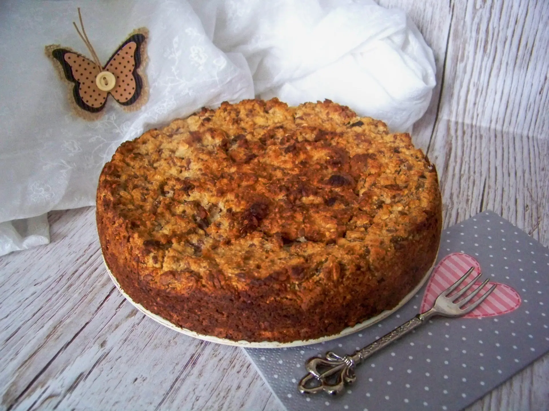 Gesunder Frühstückskuchen mit Haferflocken, Leinsamen und Kakaonibs ...