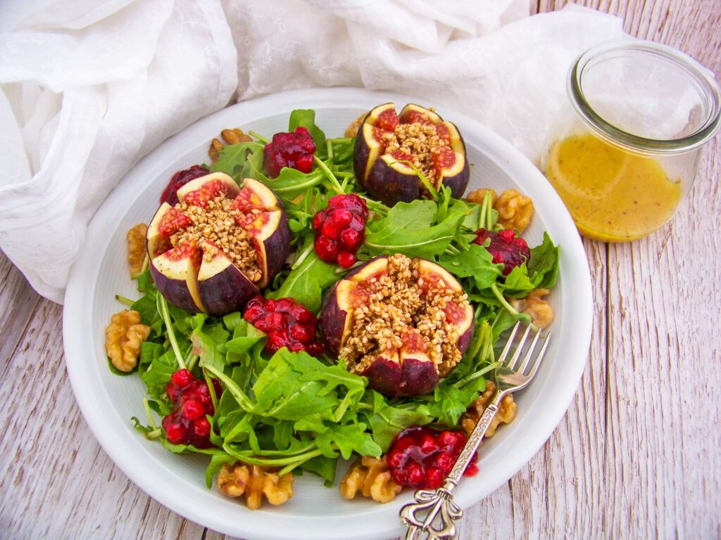 Rucolasalat mit Feigen und Preiselbeeren - Aha Foods - Vegane und ...