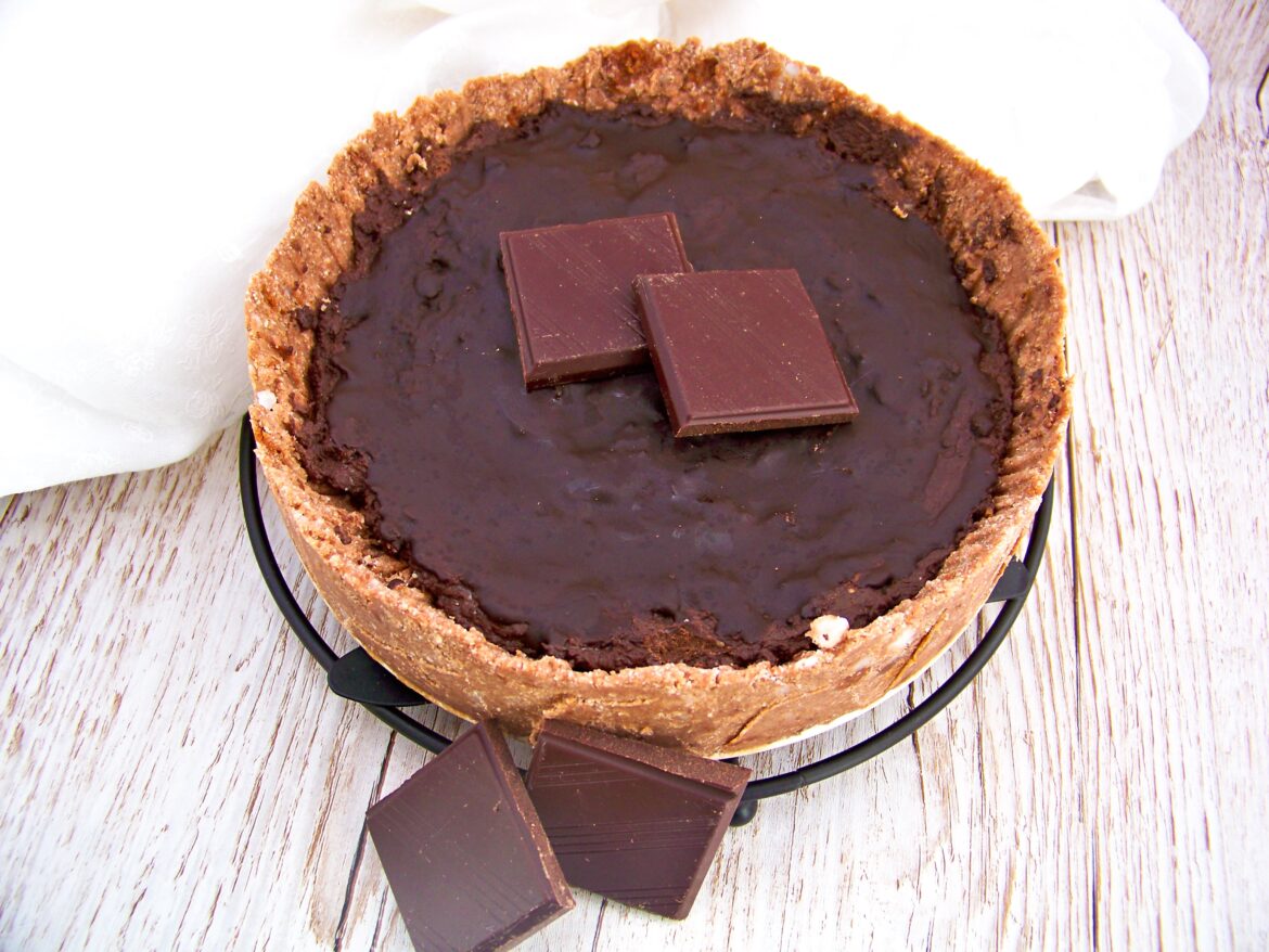 Roh vegane Schokotarte (glutenfrei, ohne raffinierten Zucker)