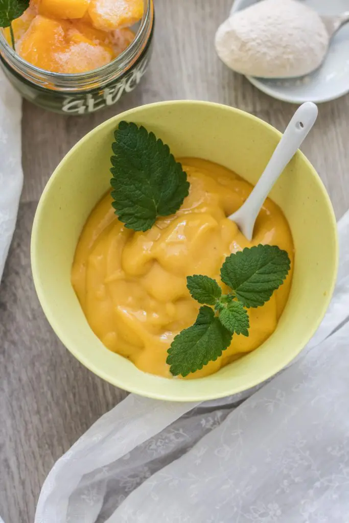 Mango-Smoothie-Bowl