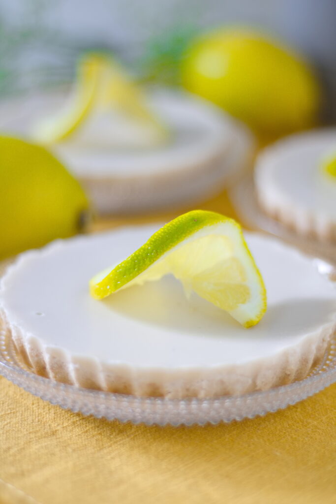 Nahaufnahme: Einfache vegane Zitronen-Tartelettes