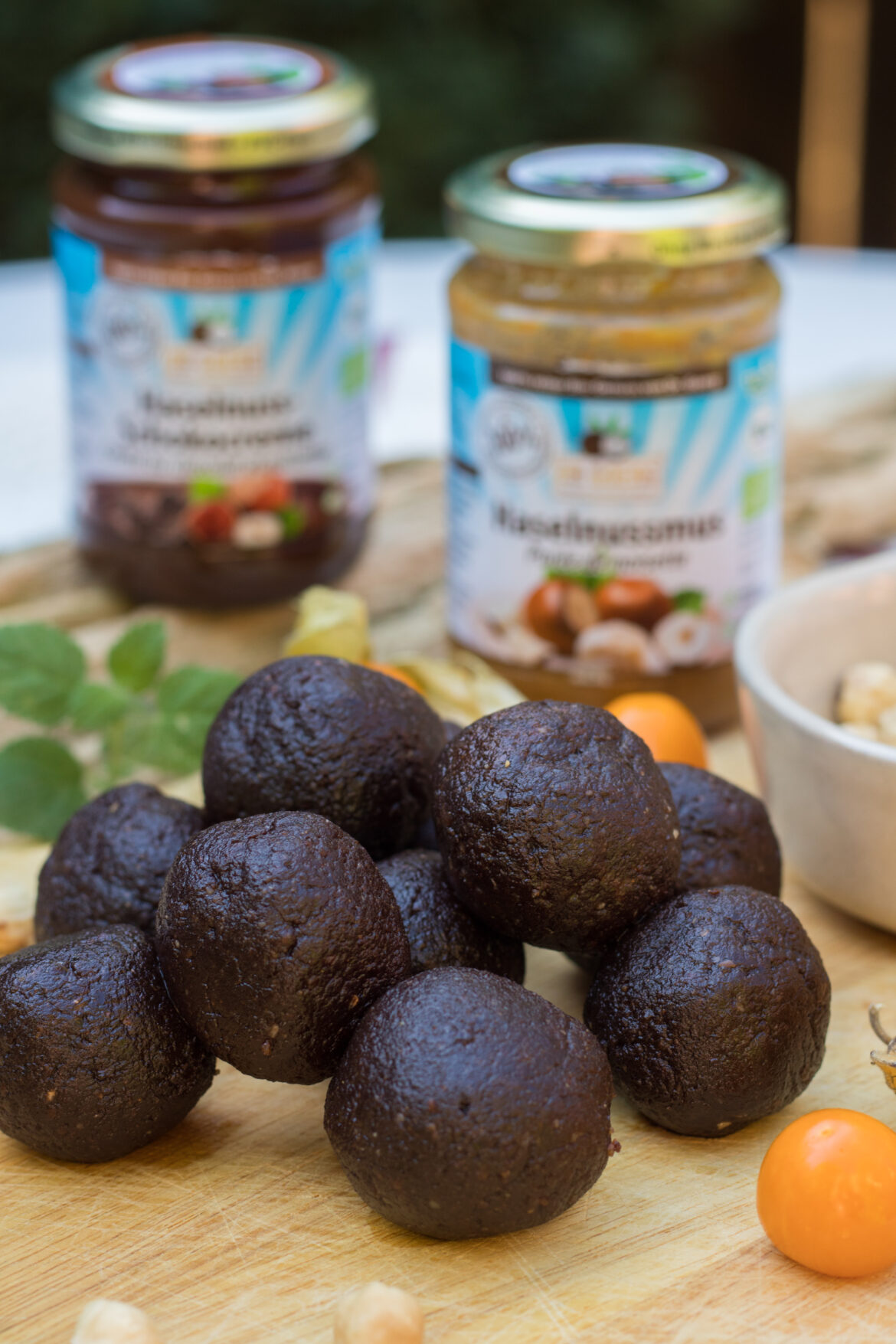 Haselnuss-Schoko-Kugeln