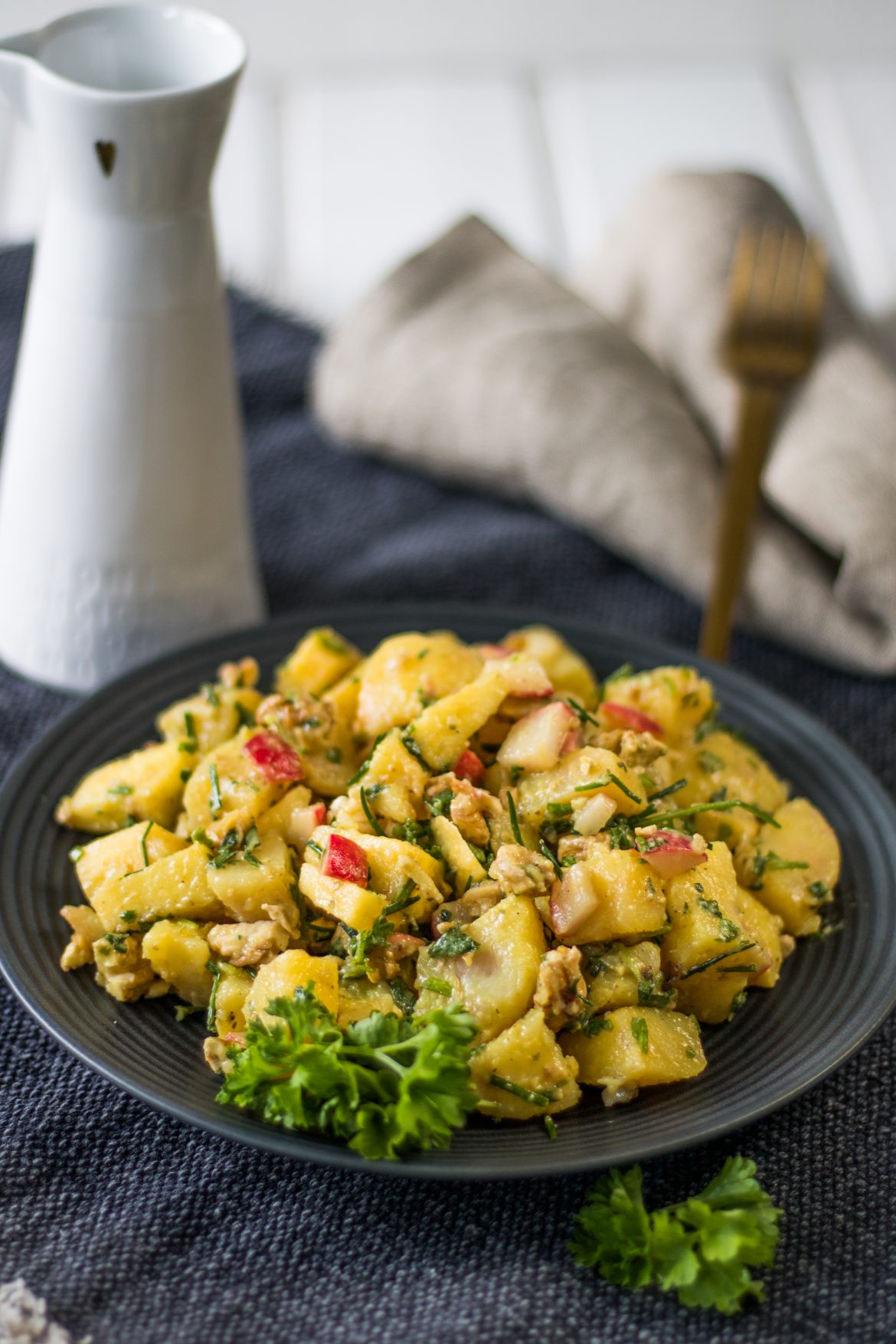 Veganer Kartoffelsalat mit Apfel, Radieschen und Walnuss - Aha Foods ...