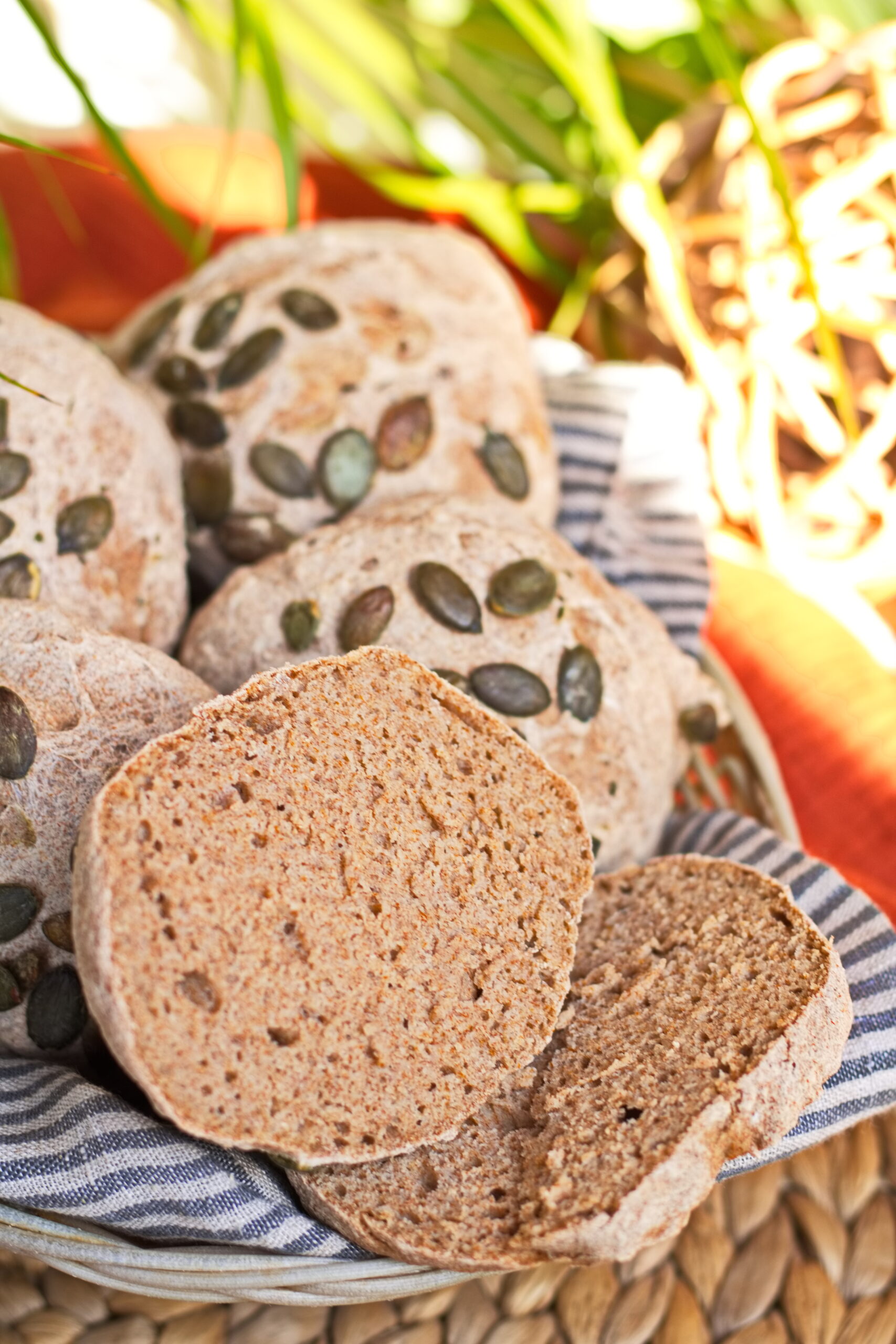 Glutenfreie Vollkornbrötchen mit Braunhirsemehl ohne Hefe - Aha Foods ...