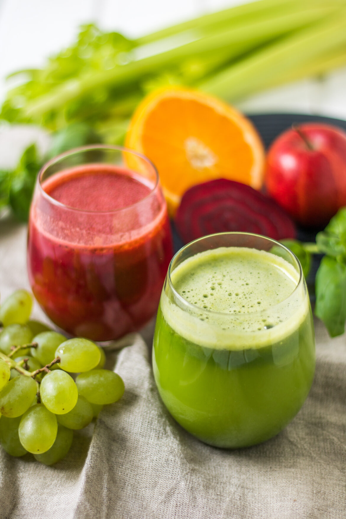 Entsafter-Rezepte Roter und Grüner Saft