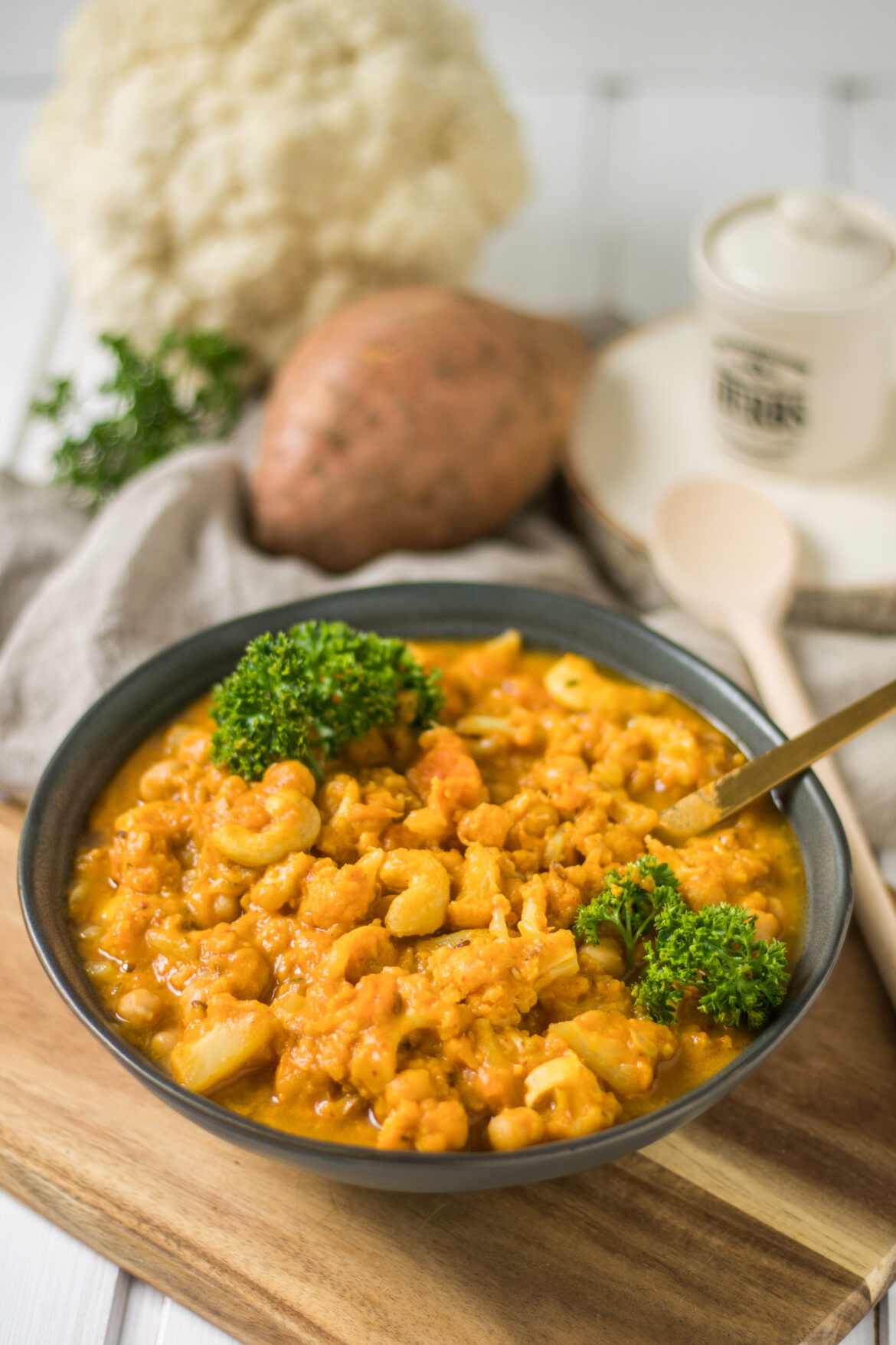 Blumenkohl-Kichererbsen-Curry mit Süßkartoffel