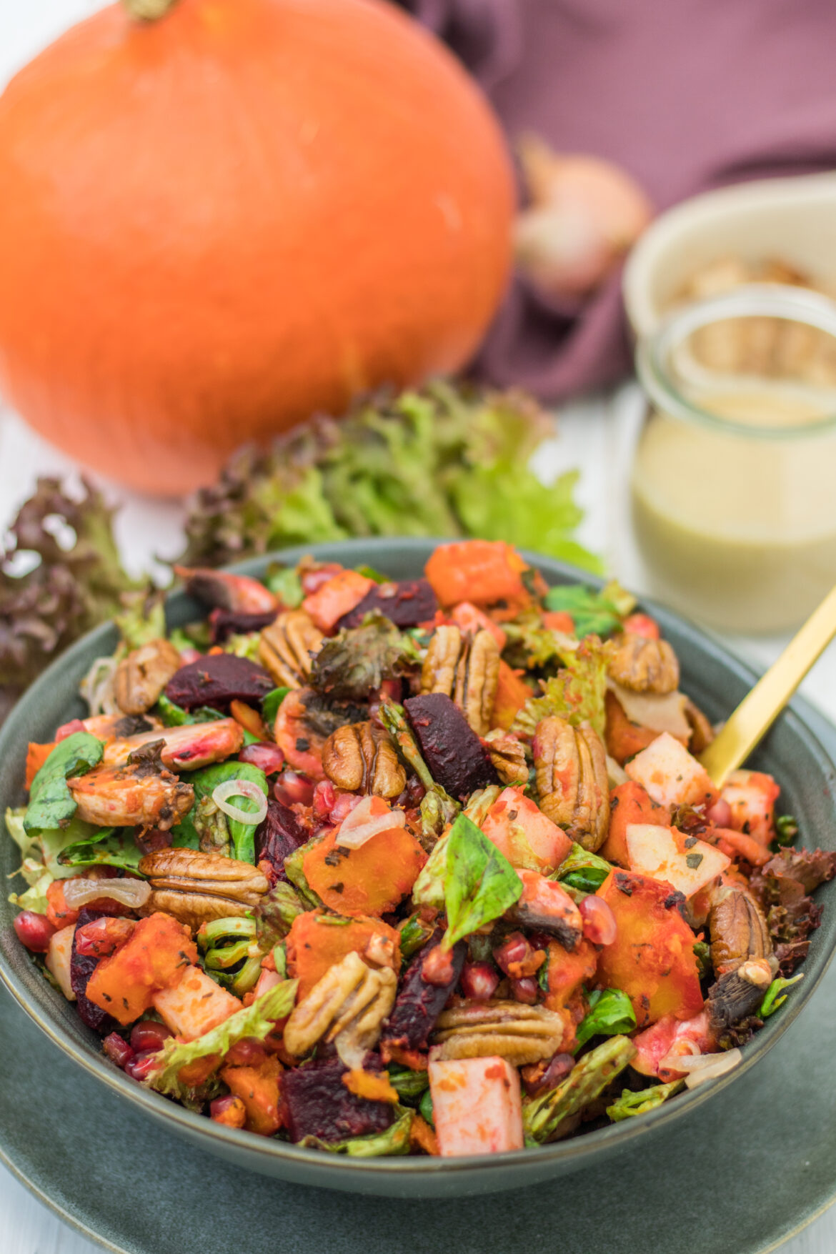 Bunter Ofengemüse-Salat mit Kürbis