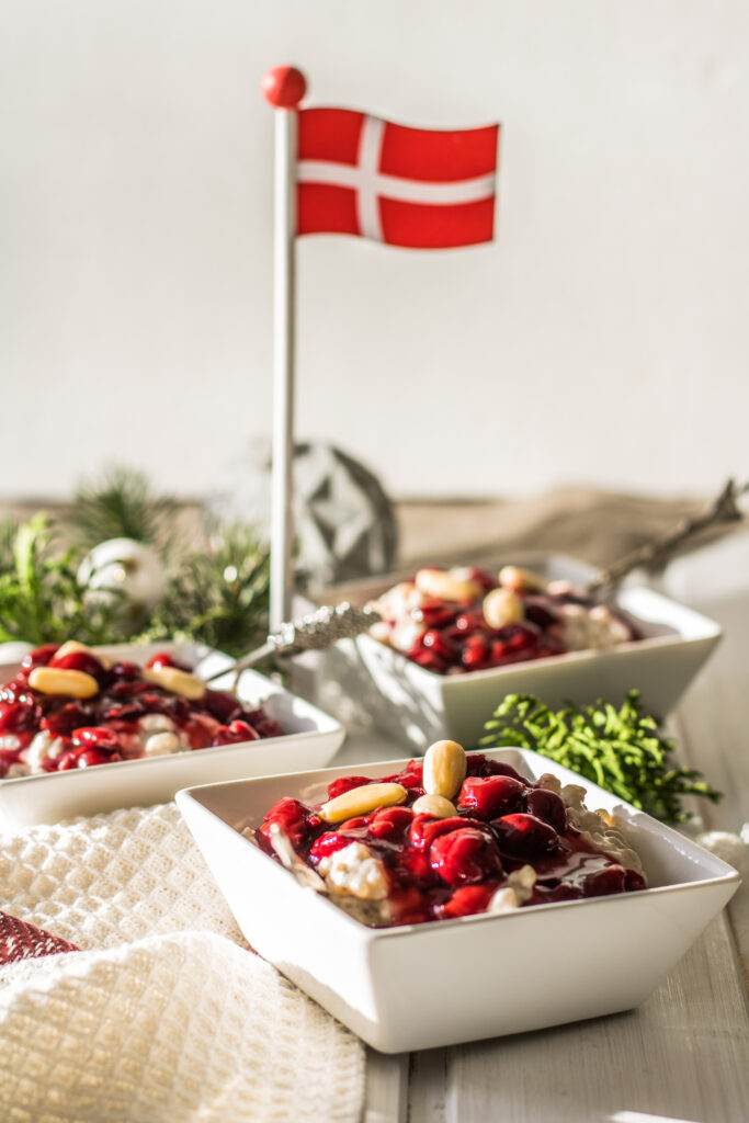 Veganer Mandelmilchreis mit Kirschgrütze Ris a l`amande dänisches Dessert