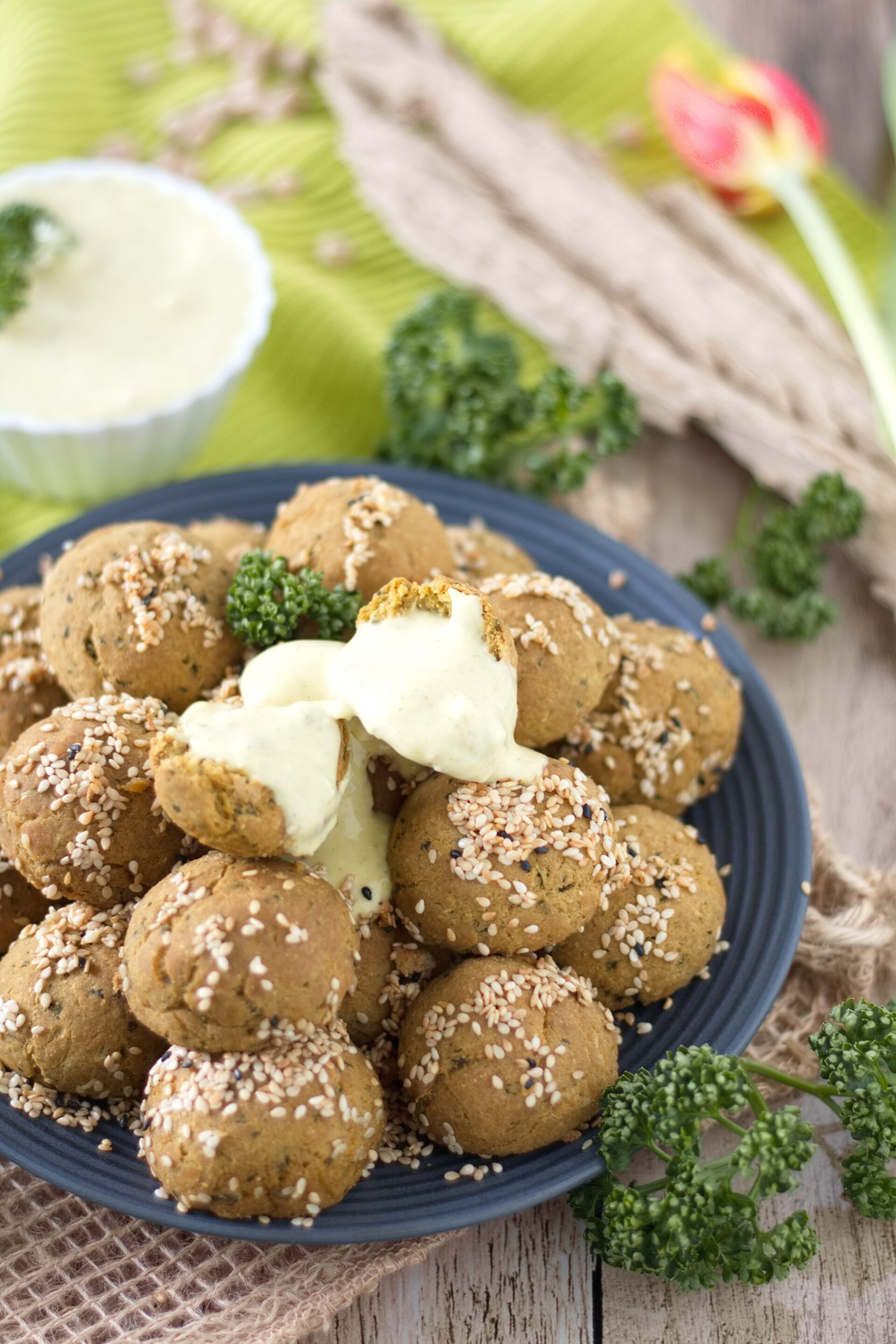 Gesunde Falafel Bällchen aus dem Backofen ohne Öl - Aha Foods - Vegane ...