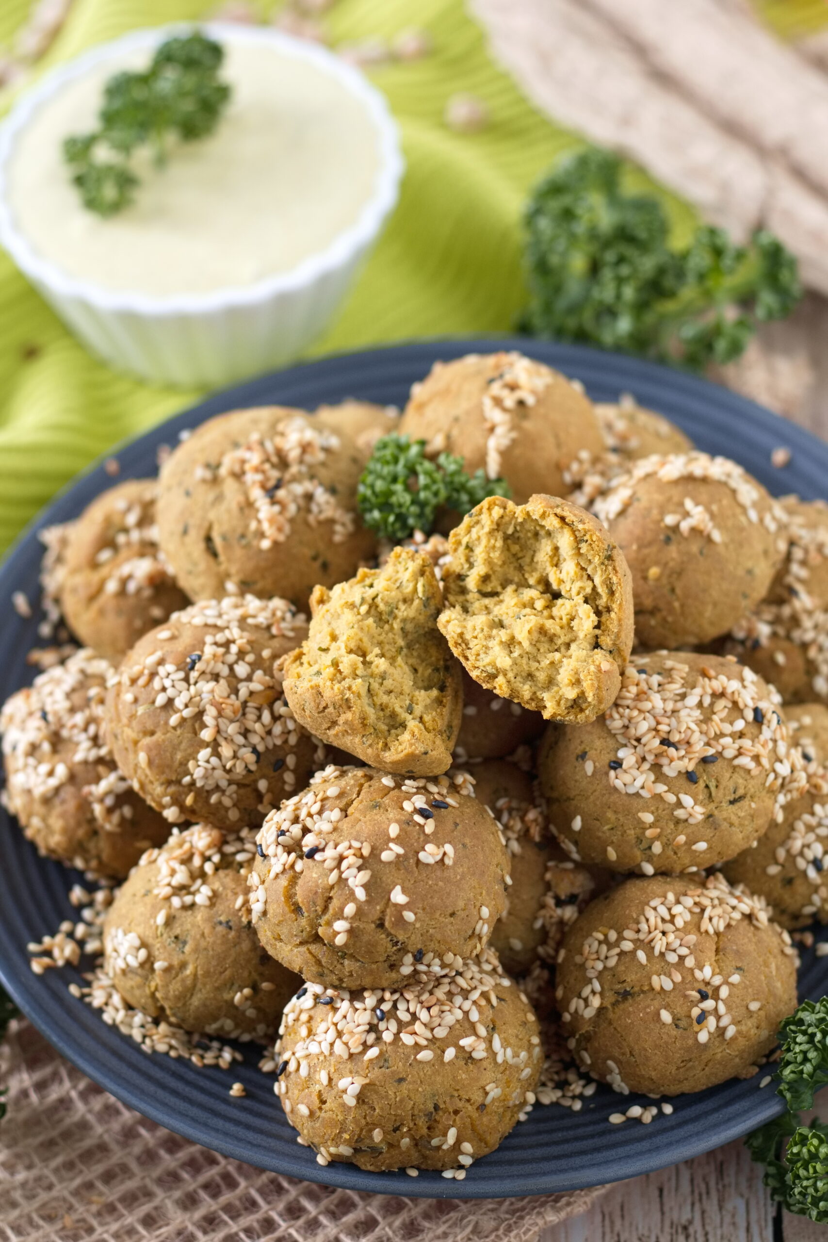 Gesunde Falafel Bällchen aus dem Backofen ohne Öl - Aha Foods - Vegane ...