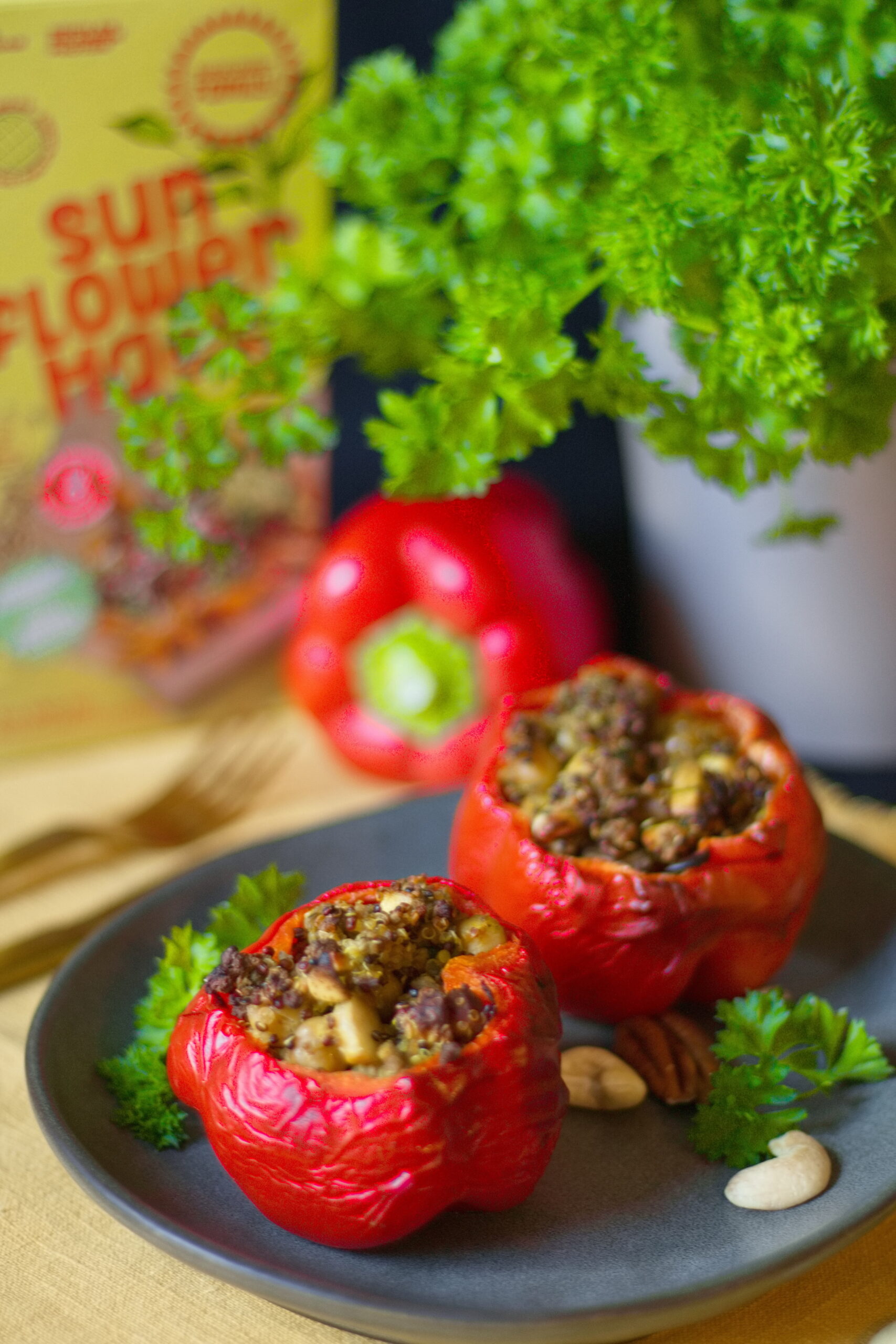 Gefüllte Paprika mit Quinoa und veganem Hack - Aha Foods - Vegane und ...