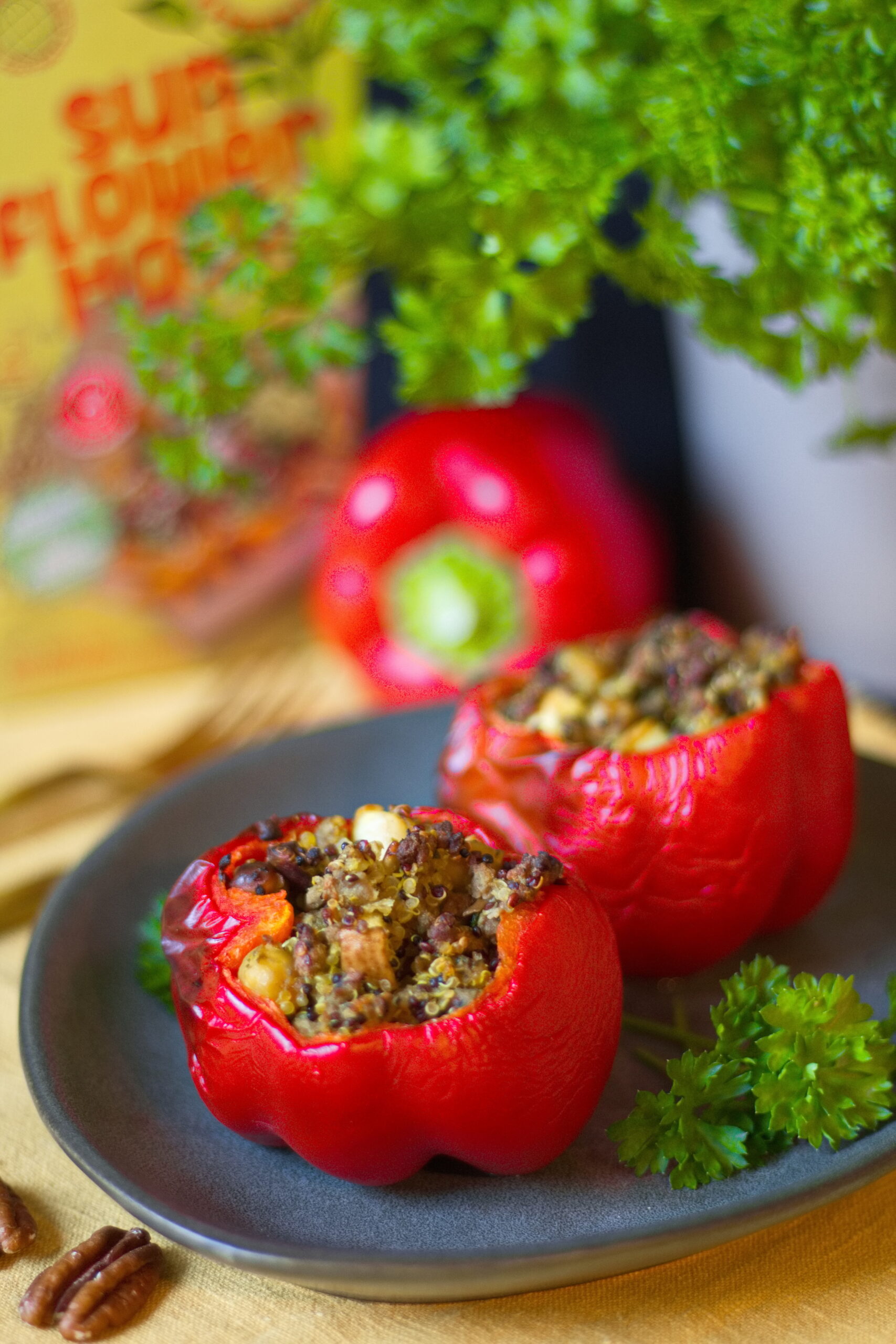 Gefüllte Paprika mit Quinoa und veganem Hack - Aha Foods - Vegane und ...