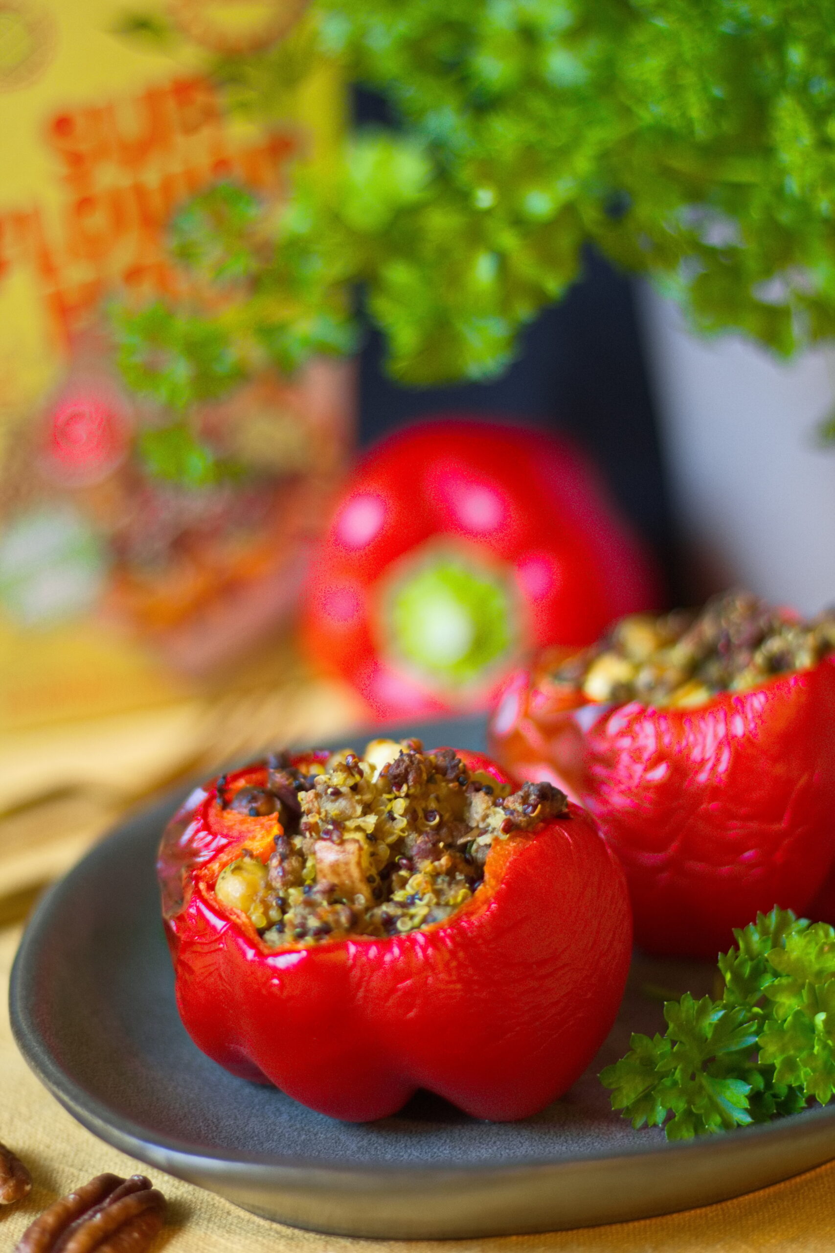 Gefüllte Paprika mit Quinoa und veganem Hack - Aha Foods - Vegane und ...