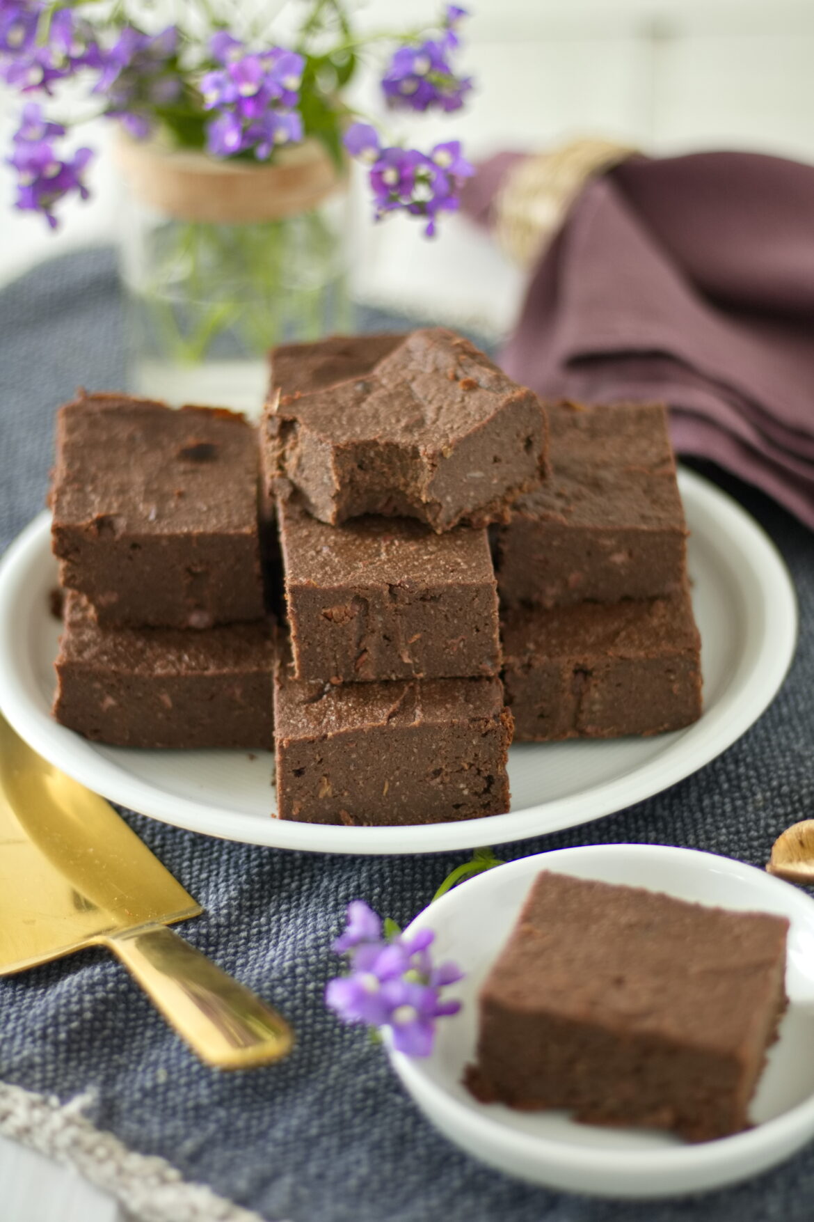 Vegane und glutenfreie Süßkartoffel Brownies mit Datteln