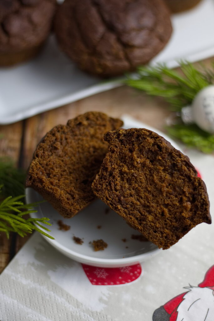 Vegane Spekulatius Muffins halbiert