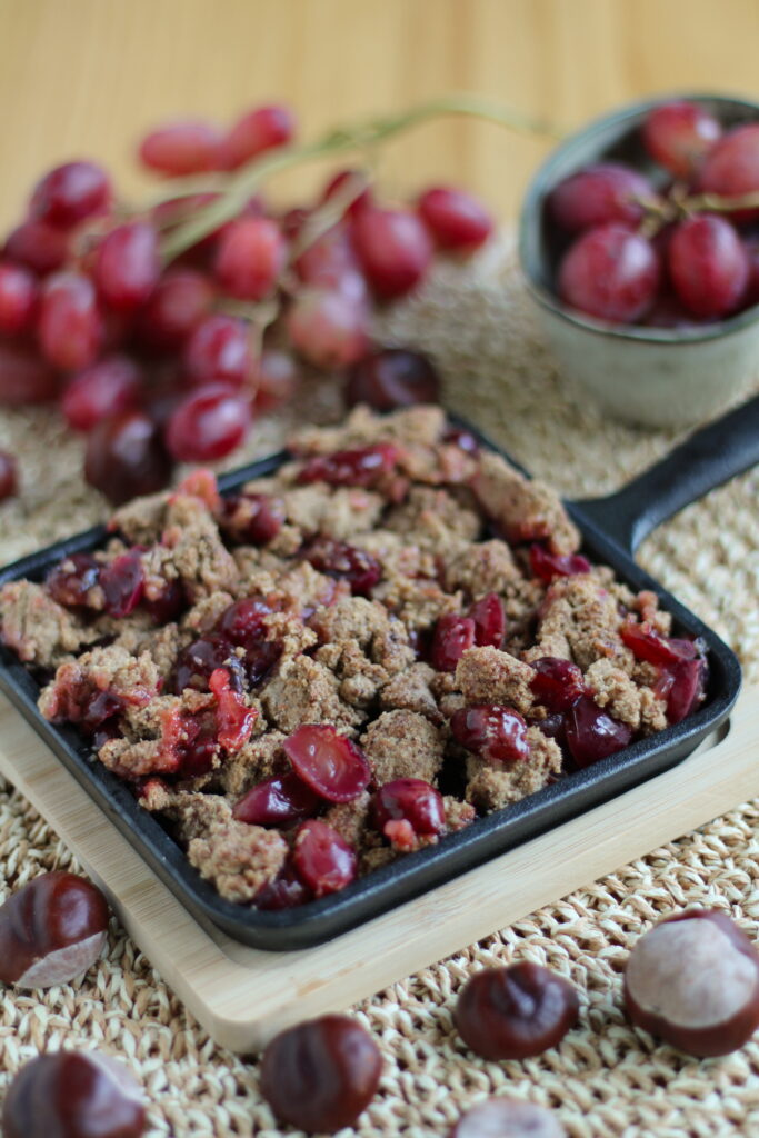 Veganer und glutenfreier Trauben Crumble