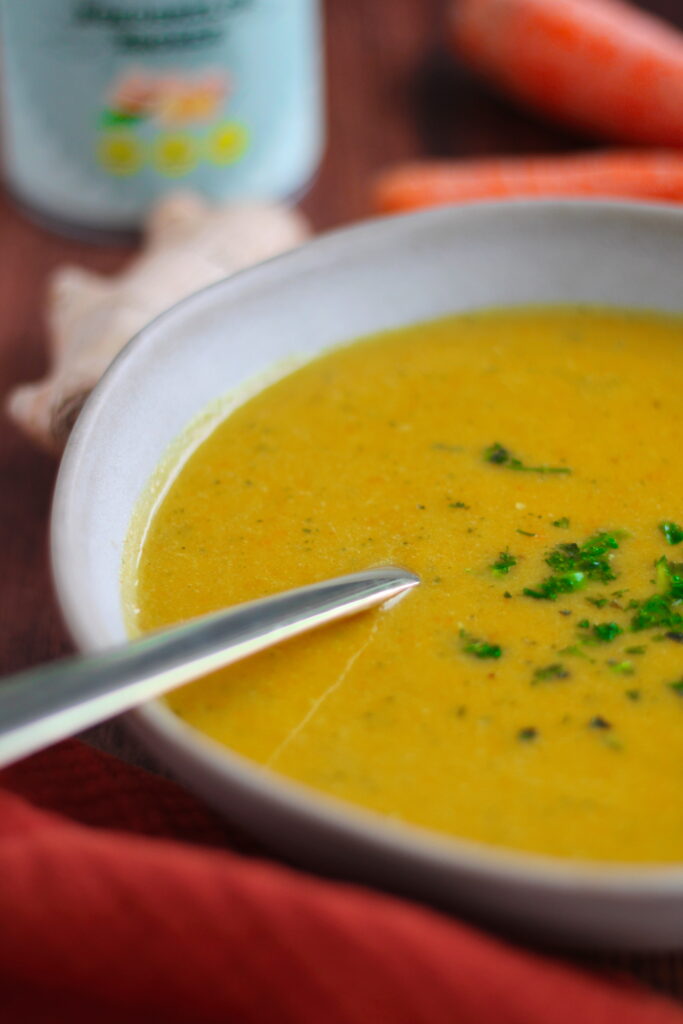 Schnelle Karotten-Ingwer-Kokos-Suppe Rezept