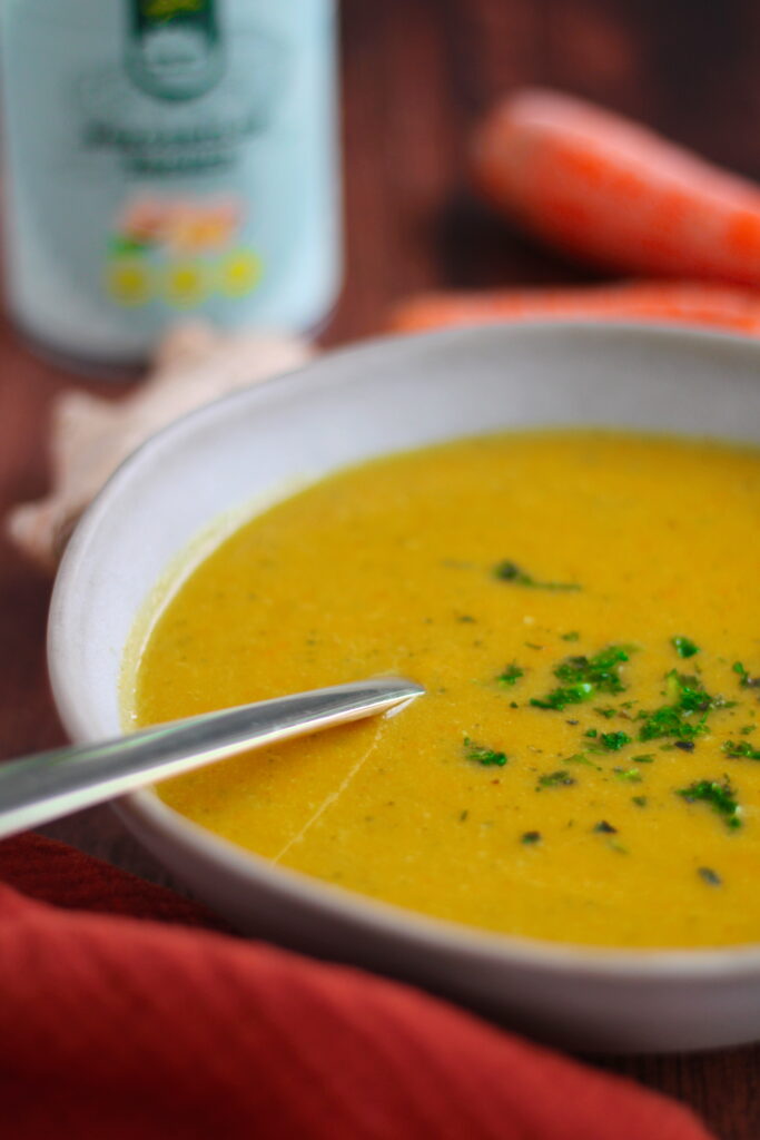 Schnelle Karotten-Ingwer-Kokos-Suppe Rezept