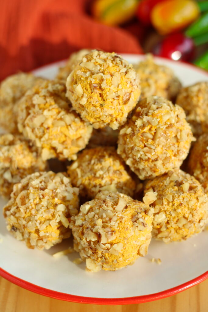 Vegane Karotten Energy Balls mit Walnüssen